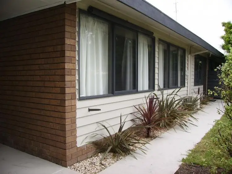 2/19 Hopetoun Avenue, Morwell VIC 3840