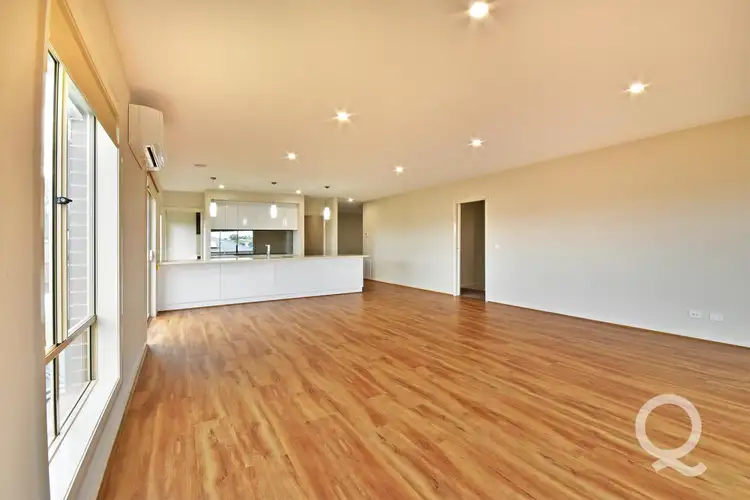 Sixth view of Homely house listing, 4 Sunridge Avenue, Warragul VIC 3820
