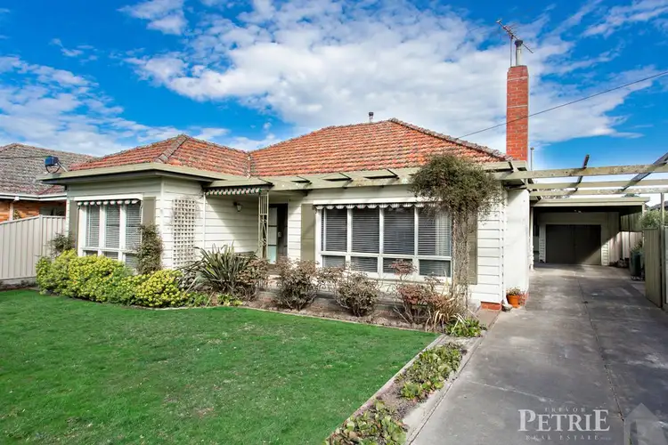 16 Longley Street, Alfredton VIC 3350