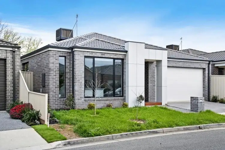 11 Monastery Drive, Wendouree VIC 3355