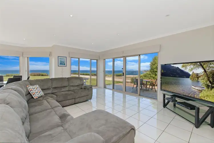 Sixth view of Homely house listing, 19 SEA VIEW Terrace, Portland VIC 3305