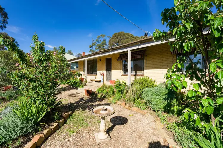 34 Montgomery Street, Castlemaine VIC 3450