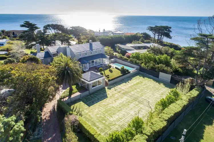 31 Daveys Bay Road, Mount Eliza VIC 3930