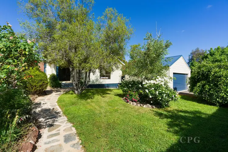 16 Baird Street, Castlemaine VIC 3450