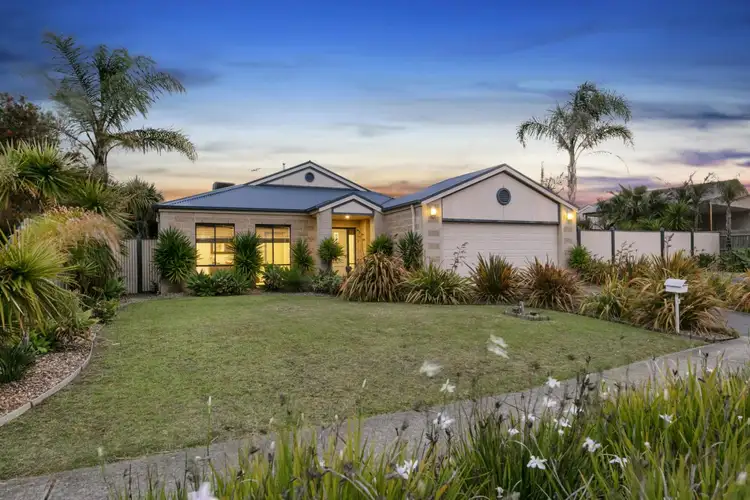 16 Summerfield Drive, Mornington VIC 3931