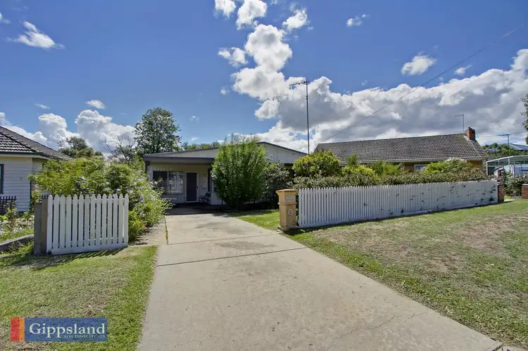 7 Carpenter Street, Maffra VIC 3860