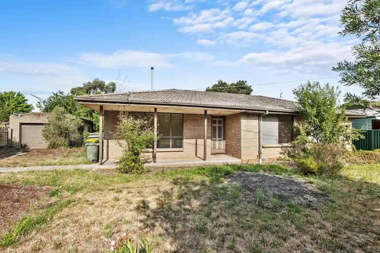 6 Lewis Court, Sebastopol VIC 3356