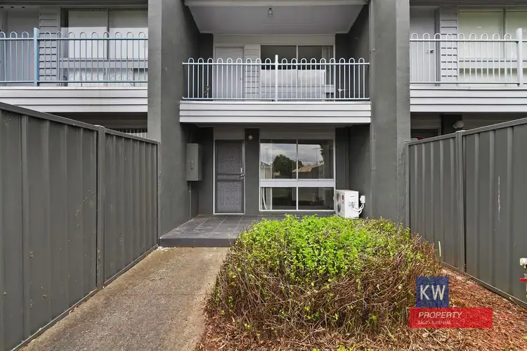 2/24A The Avenue, Morwell VIC 3840