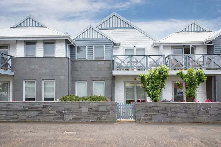 16/48-50 Bank Street, Port Fairy VIC 3284