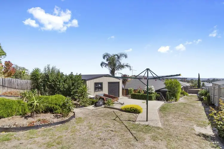 24 Skeldale Wynd, Morwell VIC 3840