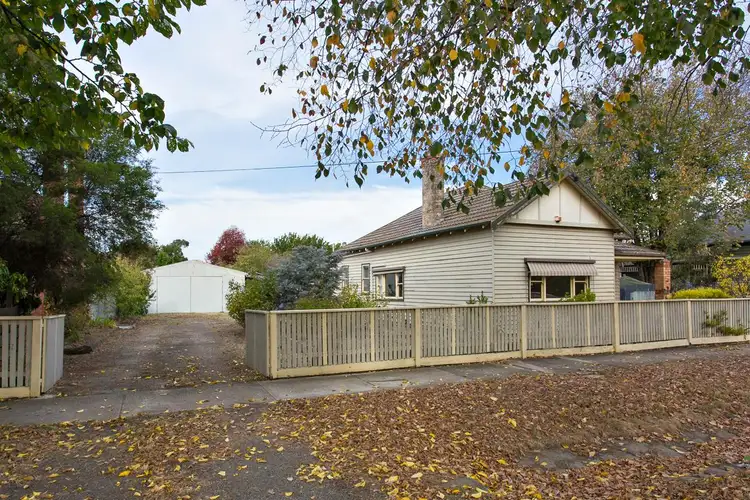 110 Crompton Street, Soldiers Hill VIC 3350