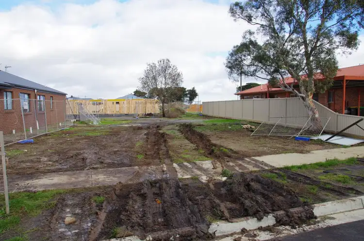 141 Birdwood Avenue, Sebastopol VIC 3356