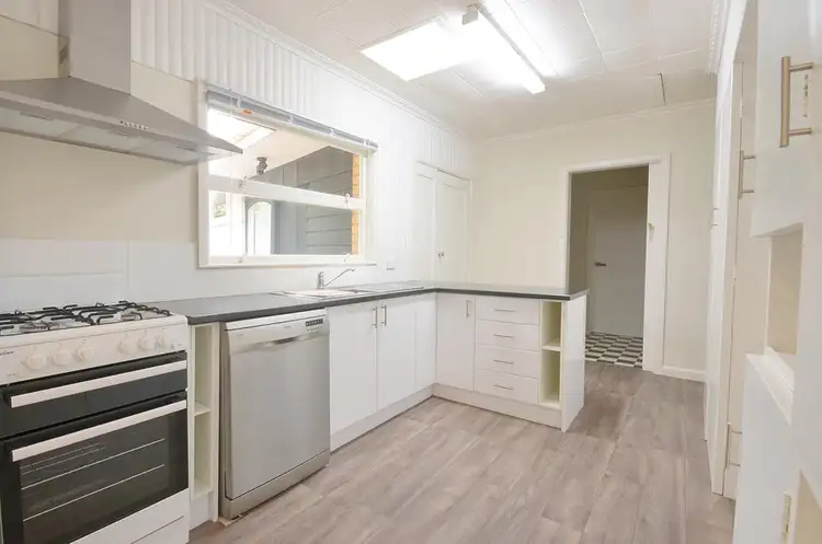 23 Lake Street, Wendouree VIC 3355