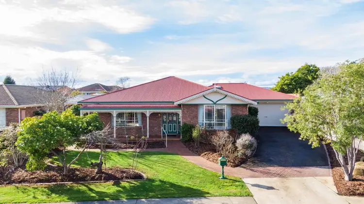 6 Amanda Court