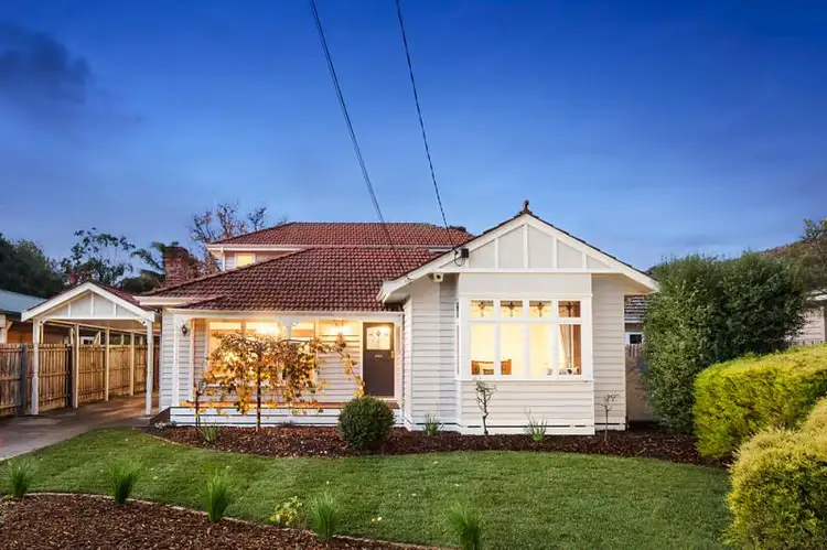 11 Rosstrevor Crescent, Mitcham VIC 3132