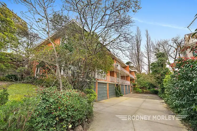 25 Glenbrook Avenue