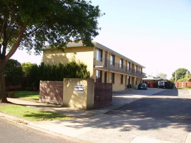 Main view of Homely unit listing, 2/152 Helen Street, Morwell VIC 3840