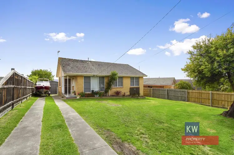 13 Heesom Crescent South, Churchill VIC 3842