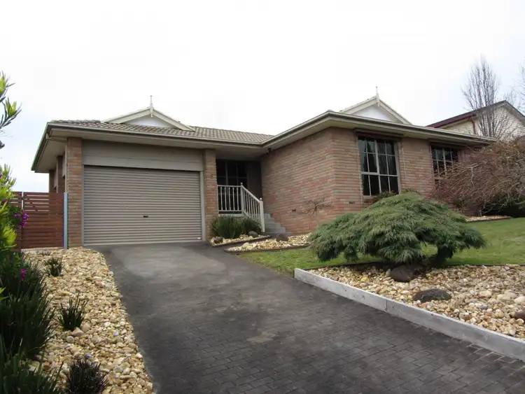5 Outlook Drive, Drouin VIC 3818