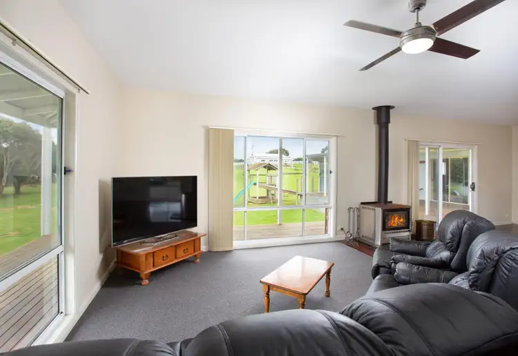 Sixth view of Homely house listing, 17 Fitzgibbons Lane, Illowa VIC 3282