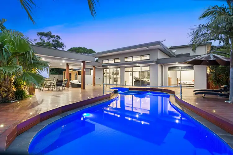 14 McCutcheon Close, Mount Eliza VIC 3930
