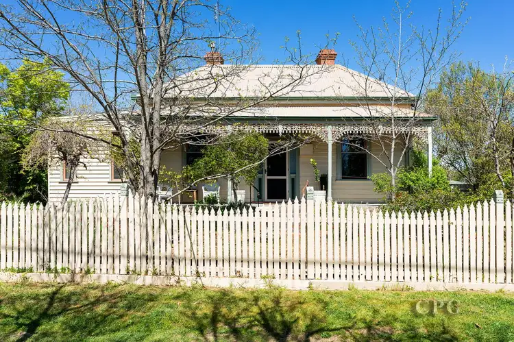 16 Berkeley Street, Castlemaine VIC 3450