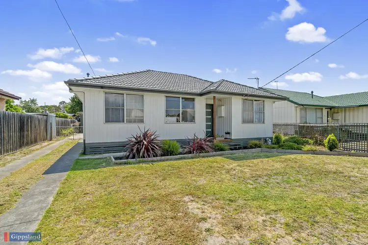 7 Alexandra Avenue, Sale VIC 3850