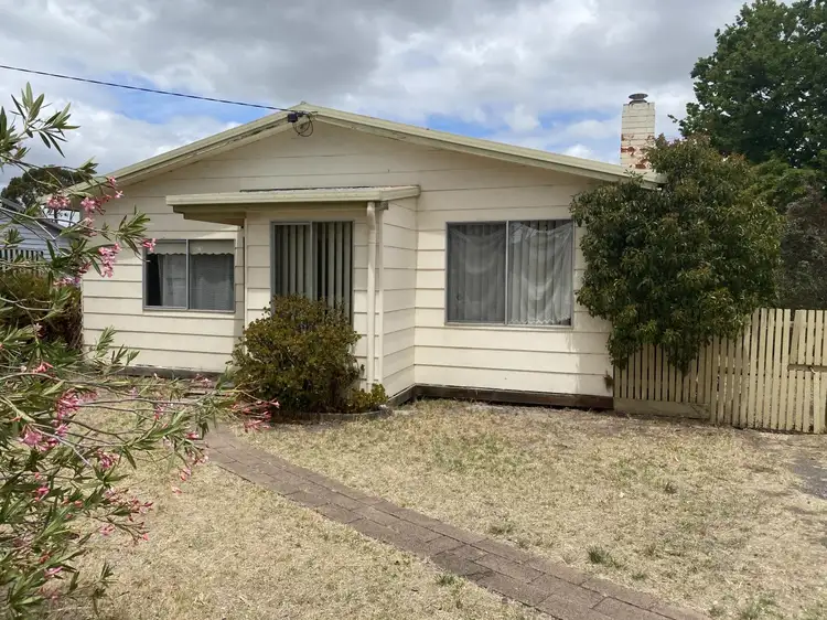 24 Mills Street, Heyfield VIC 3858
