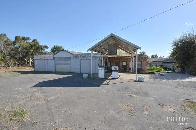 881 Linton-Carngham Road, Snake Valley VIC 3351