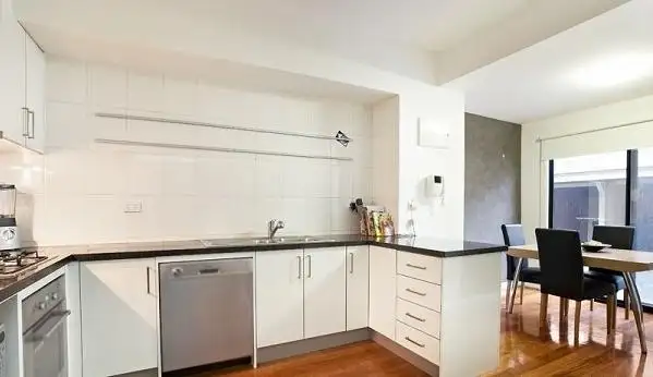 Third view of Homely apartment listing, 6/6 The Avenue, Windsor VIC 3181
