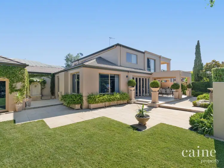 2 Parade Court, Lake Wendouree VIC 3350