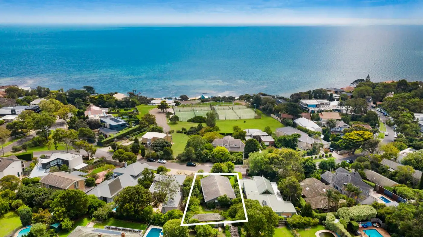 Main view of Homely house listing, 10 Rosserdale Crescent, Mount Eliza VIC 3930