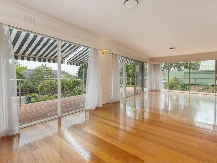 Fifth view of Homely house listing, 10 Rosserdale Crescent, Mount Eliza VIC 3930