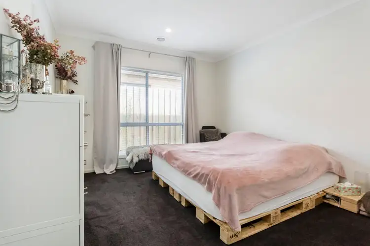 Fifth view of Homely unit listing, 22 Denistoun Crescent, Cranbourne VIC 3977