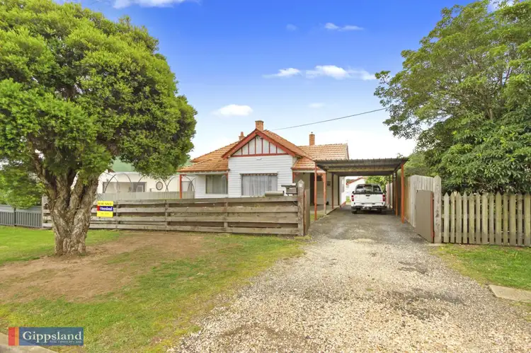 12 Stratford Road, Maffra VIC 3860