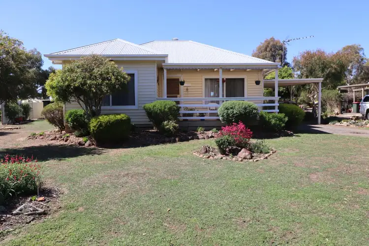 15 Hylands Lane, Heathcote VIC 3523