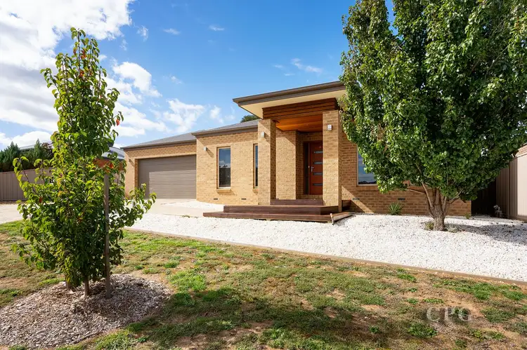 16 Phyllis Crescent, Mckenzie Hill VIC 3451