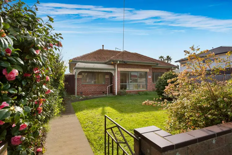 Main view of Homely unit listing, 1/37 Embankment Grove, Chelsea VIC 3196