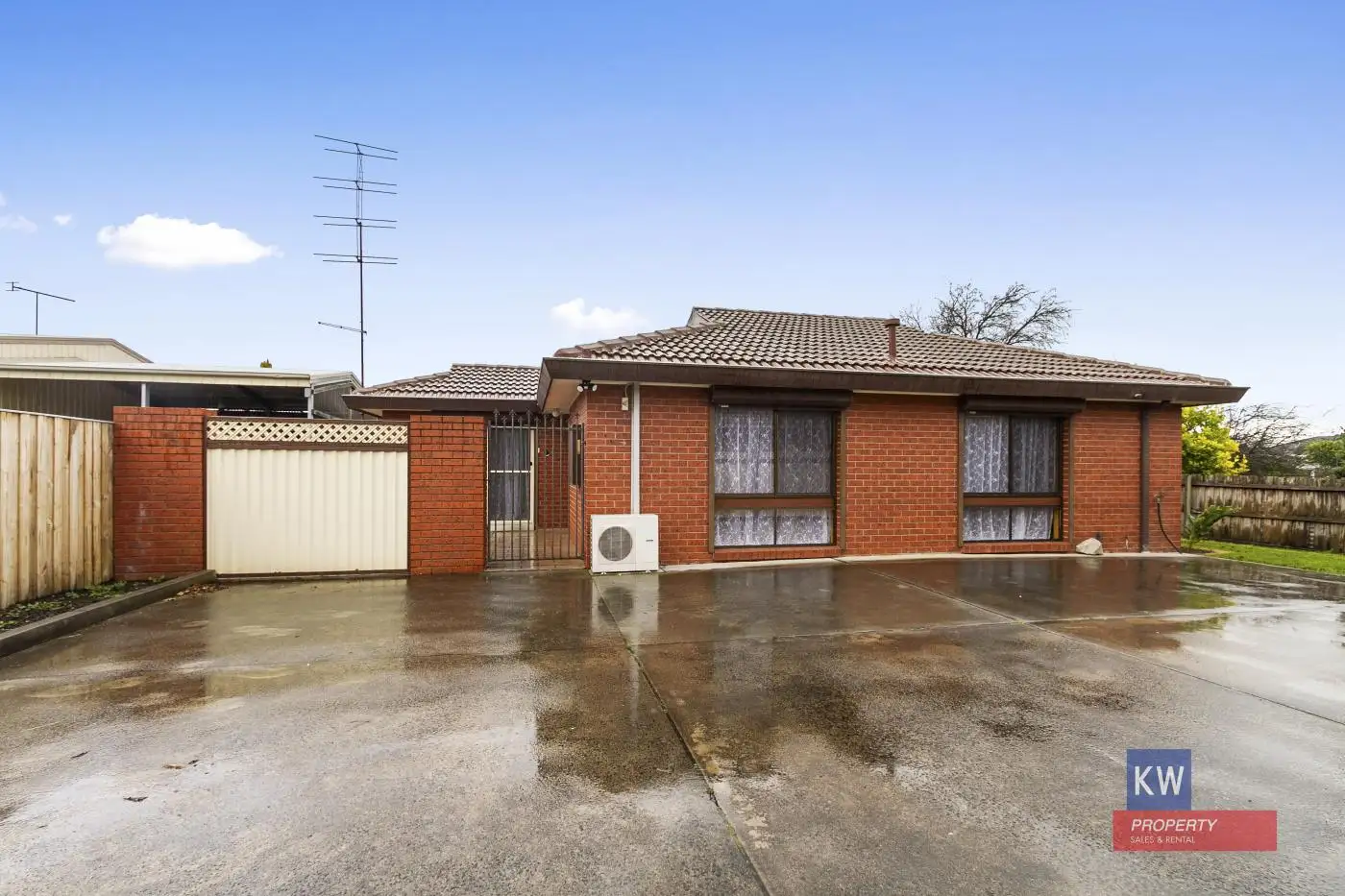Main view of Homely townhouse listing, Unit 2/55 Latrobe Road, Morwell VIC 3840