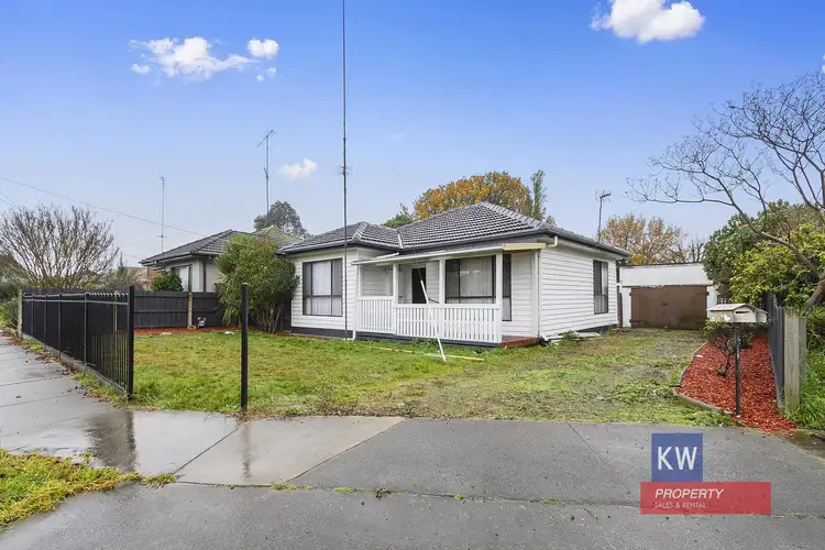 17 Brock St, Moe VIC 3825