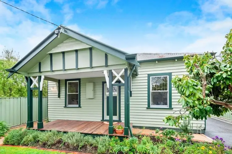 19 Melbourne Road, Brown Hill VIC 3350