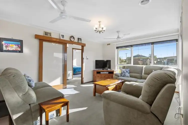 Sixth view of Homely house listing, 10 Aubrey Street, Wendouree VIC 3355
