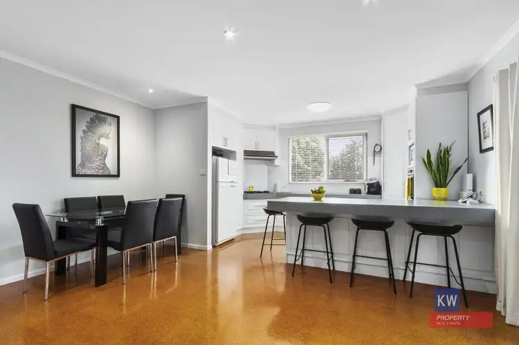 Seventh view of Homely house listing, 2 Melanie Court, Morwell VIC 3840