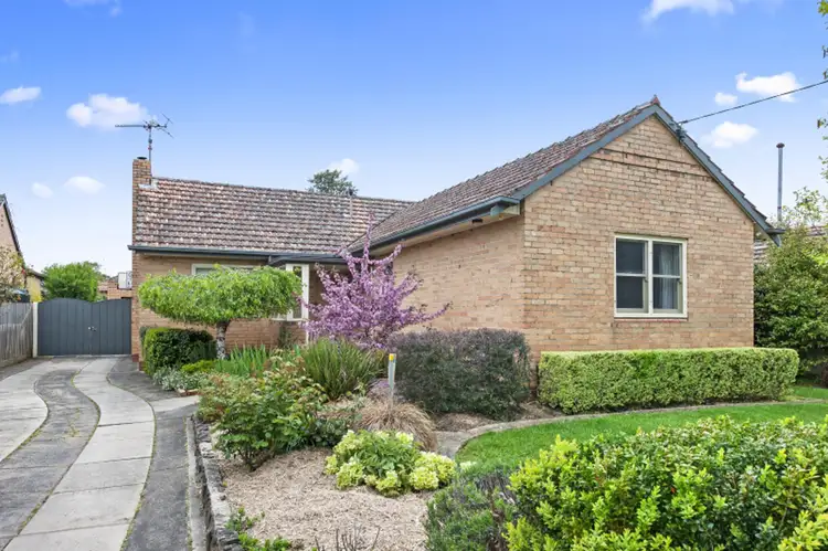 10 Waller Avenue, Newington VIC 3350