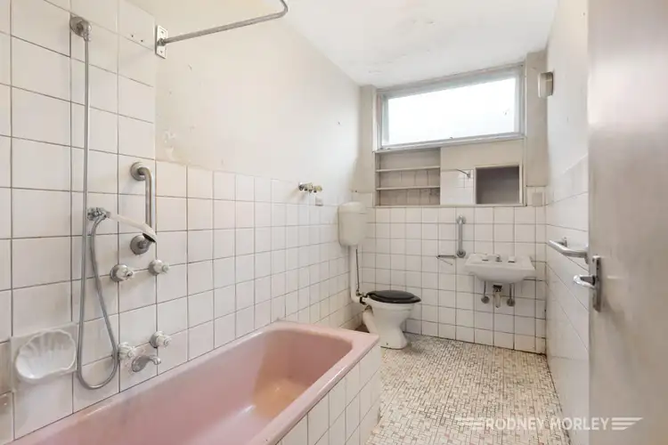 Fifth view of Homely apartment listing, 5/212 Kambrook Road, Caulfield VIC 3162