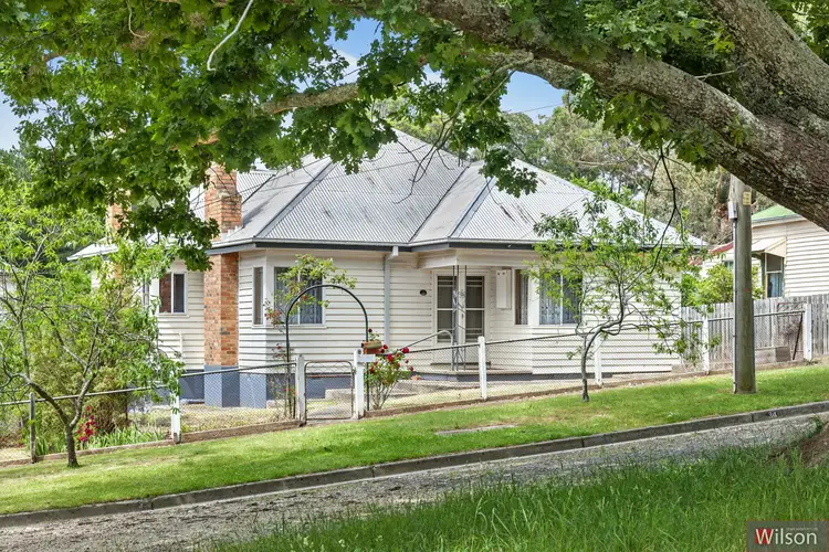 34 Raglan Street, Creswick VIC 3363