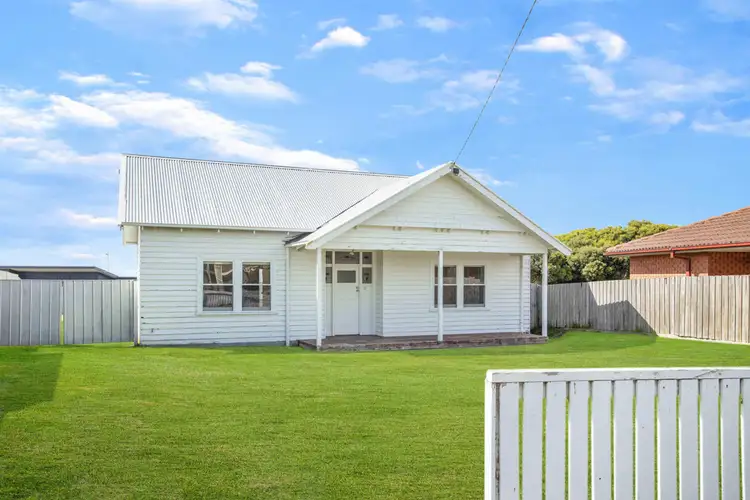 13 Elizabeth Street, Port Fairy VIC 3284
