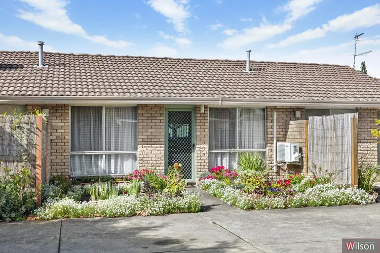 2/106 Larter Street, Golden Point VIC 3350