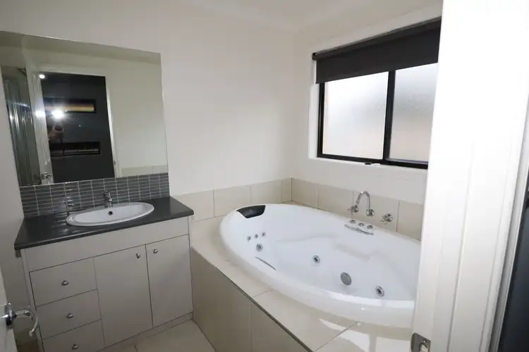 Seventh view of Homely house listing, 4 Redgum Court, Heathcote VIC 3523