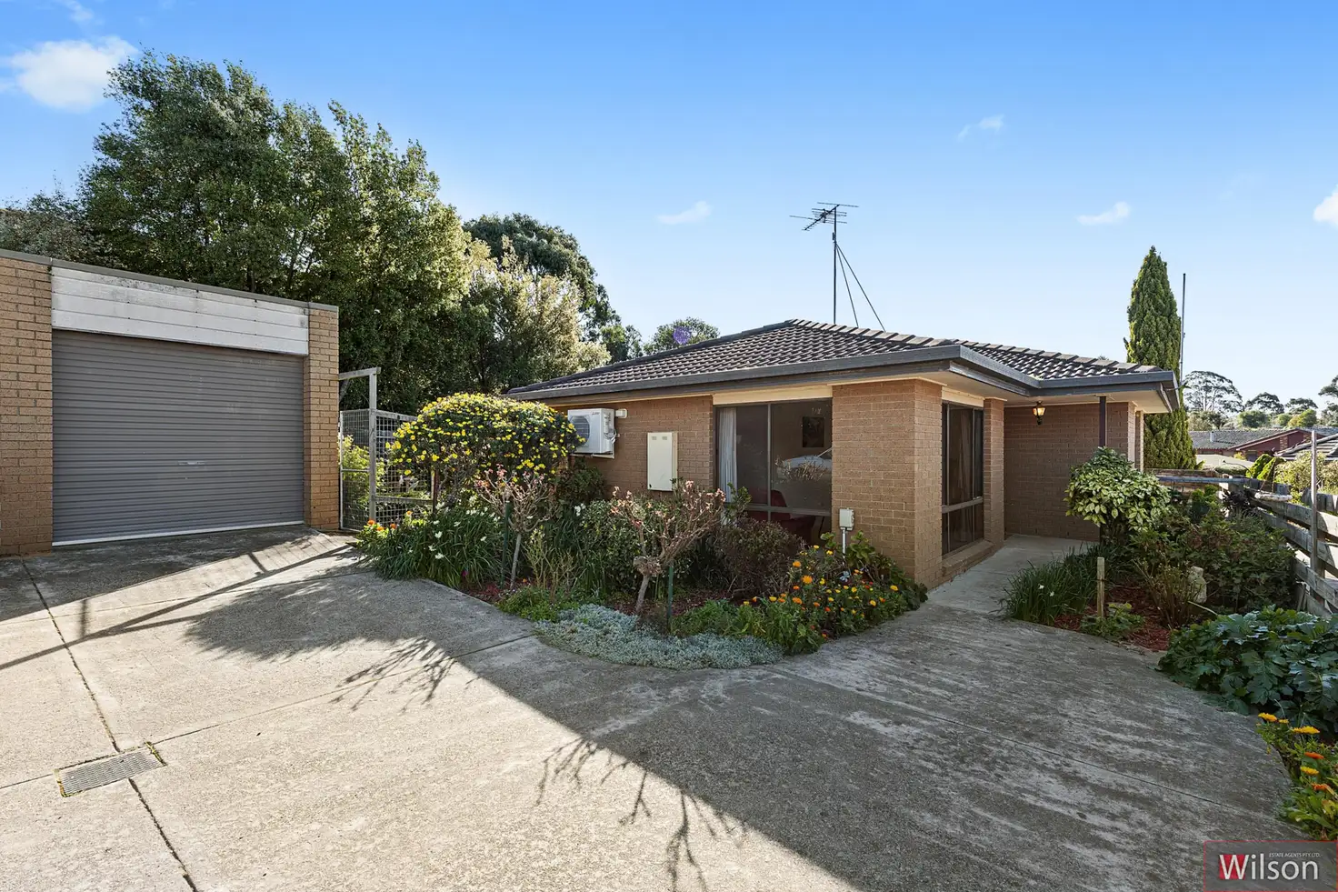 Main view of Homely townhouse listing, 2/10 Bacchus Road, Mount Clear VIC 3350